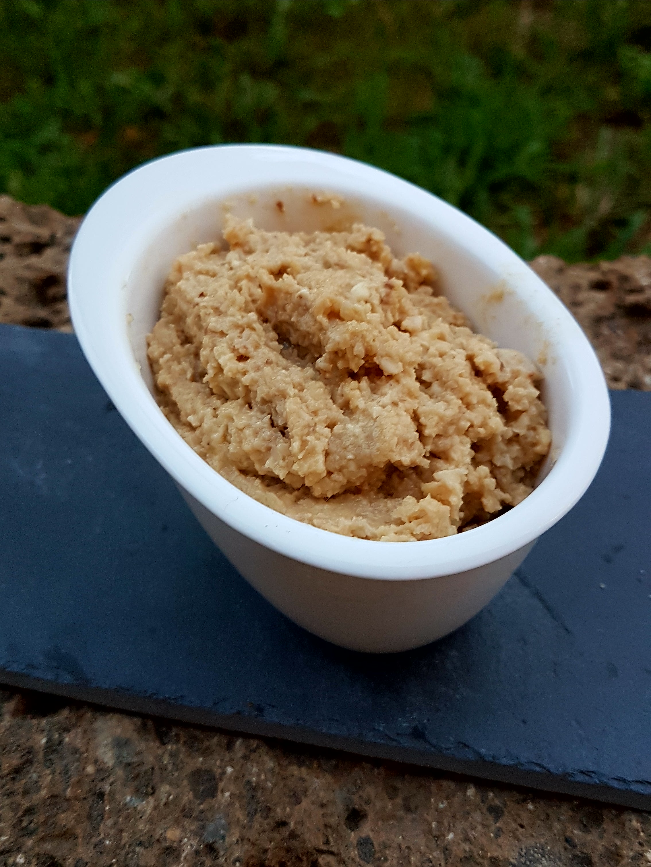 Formaggino di anacardi e alici